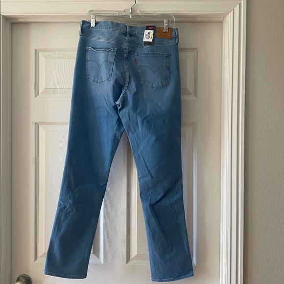 Levi's Women’s 312 Shaping Slim Light Blue Jeans Sz 31/32.  NWT - Picture 3 of 10